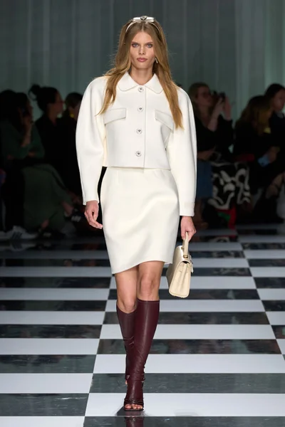 Look 13